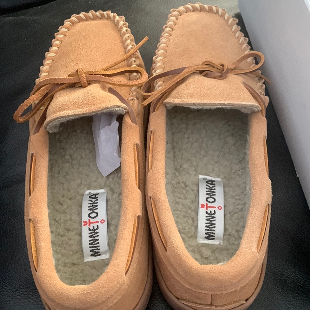 Minnetonka men’s moccasins size 9. Brand new, never worn.